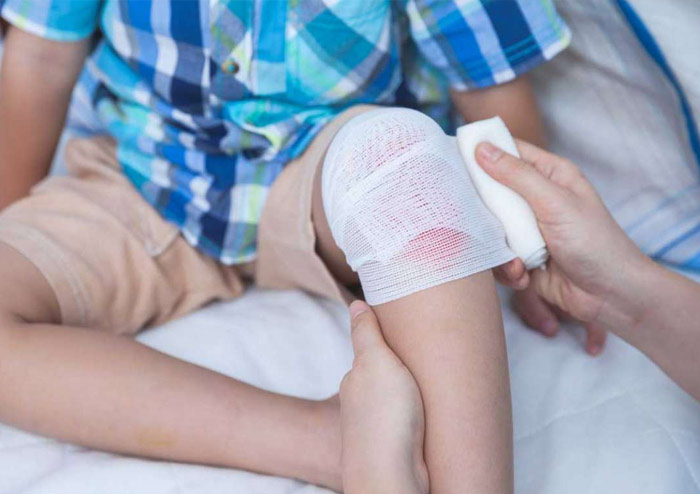 first-aid-tips-every-parent-should-know-little-zak-s-academy